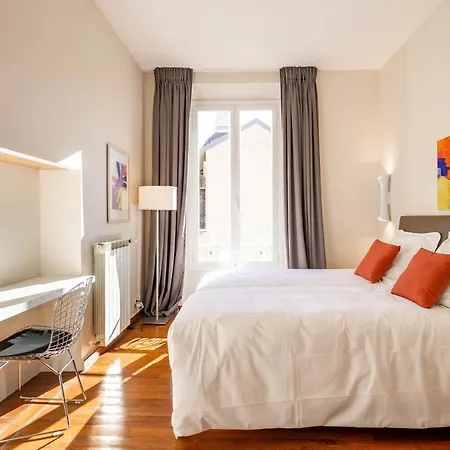 Apartment Market Square 2 Bedrooms 2 Baths Ac Private Garage *