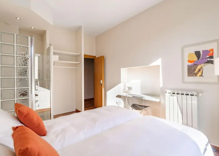 Market Square 2 Bedrooms 2 Baths Ac Private Garage Daire