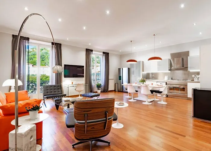Market Square 2 Bedrooms 2 Baths Ac Private Garage Daire
