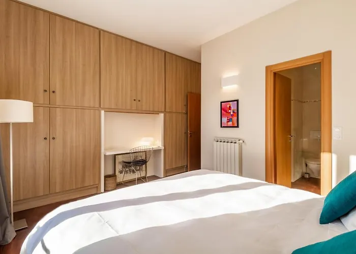 Daire Market Square 2 Bedrooms 2 Baths Ac Private Garage