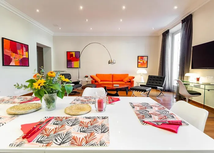 Lägenhet Market Square 2 Bedrooms 2 Baths Ac Private Garage